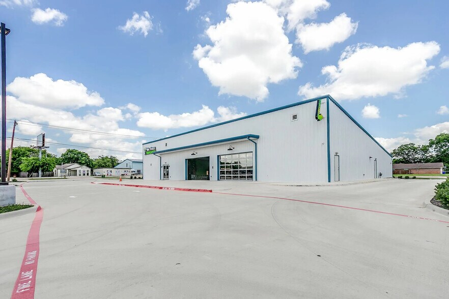 5624 Watauga Rd, Watauga, TX à vendre - Photo de l’immeuble – Image 2 sur 13