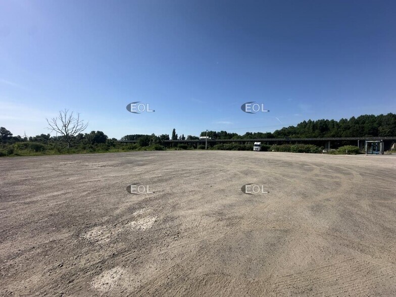 Local d'activités dans Saint-Quentin à vendre - Plan de site – Image 3 sur 12