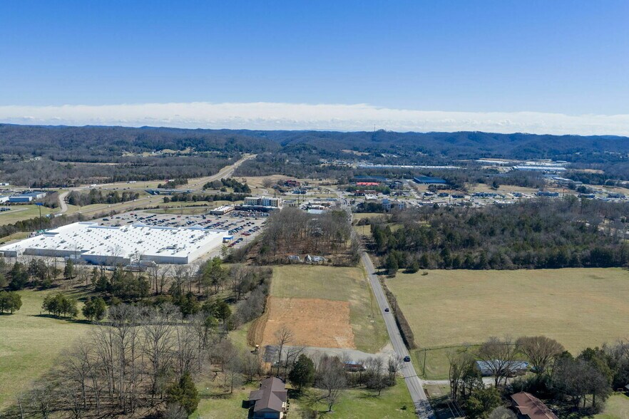 200 Hillvale rd, Clinton, TN à louer - Photo de l’immeuble – Image 2 sur 5
