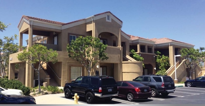 26421 Crown Valley Pky, Mission Viejo, CA à louer Photo principale– Image 1 sur 13