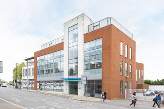 Plus de détails pour 29-35 High St, Crawley - Bureau à louer