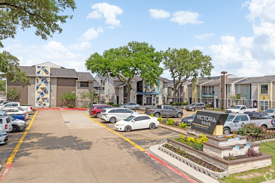 8600 S Course Dr, Houston, TX à vendre - Photo de l’immeuble – Image 2 sur 85