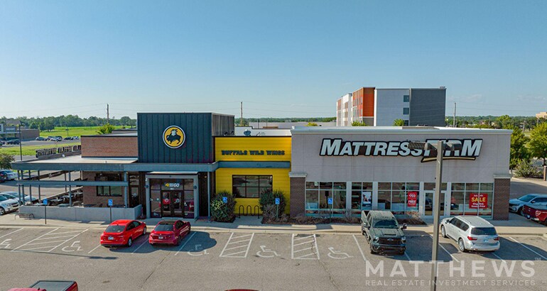 1710-1712 N Waldron St, Hutchinson, KS à vendre - Photo de l’immeuble – Image 2 sur 4