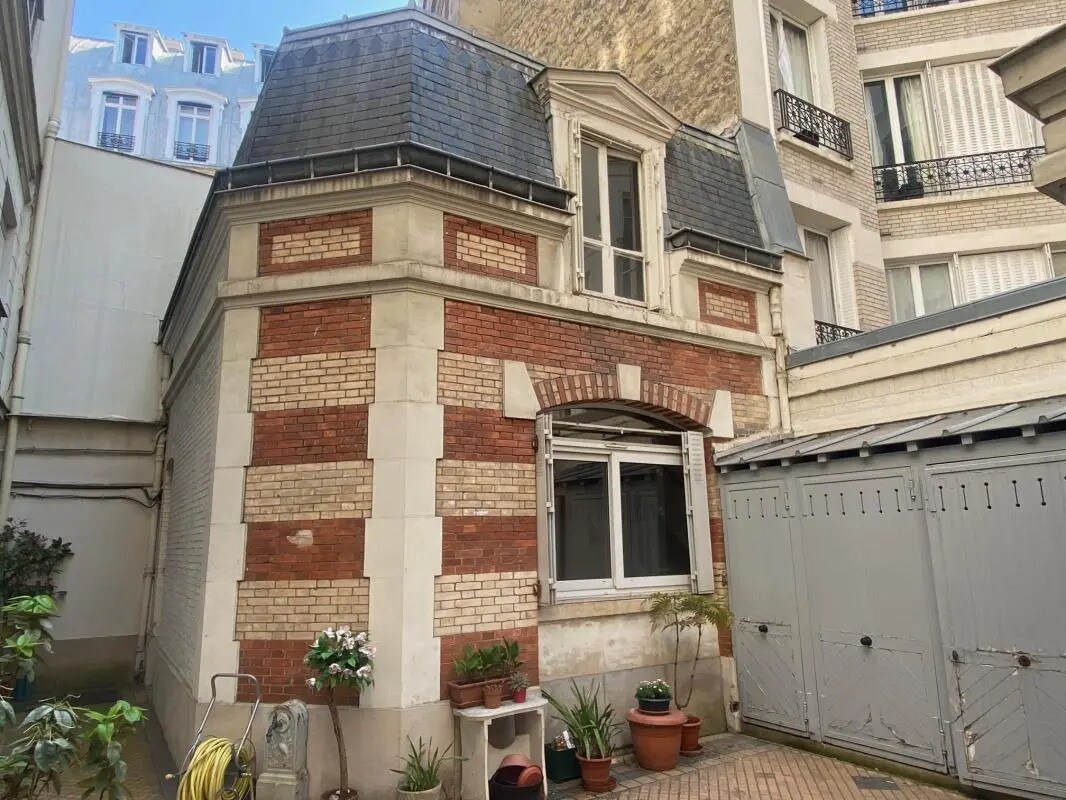 12 Rue Greuze, Paris à louer Photo de l’immeuble– Image 1 sur 5