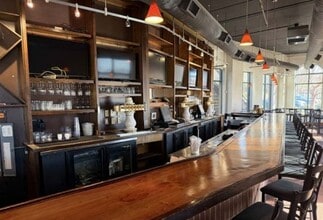 701 E Chatham St, Cary, NC à louer Photo intérieure– Image 2 sur 4