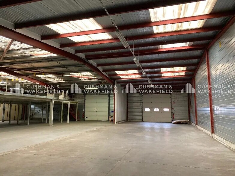 Local d’activités dans GEISPOLSHEIM à louer - Photo intérieure – Image 2 sur 9