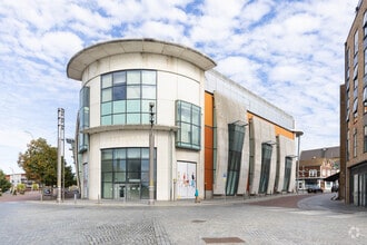 County Sq, Ashford à louer Photo principale– Image 2 sur 5