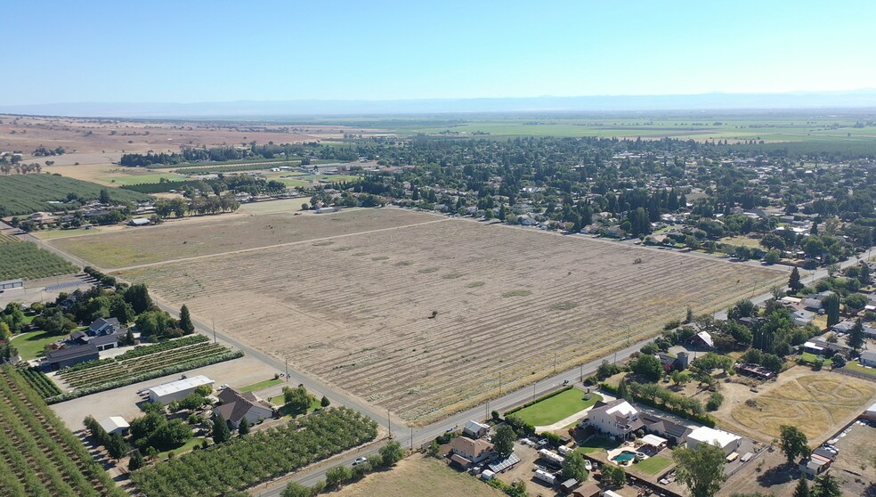 2409 Irwin Ave, Sutter, CA à vendre - Photo de l’immeuble – Image 3 sur 5