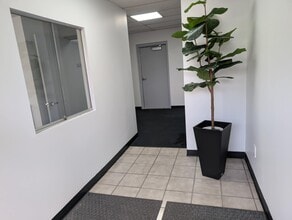 11353 Lebanon Rd, Cincinnati, OH à louer Photo intérieure– Image 1 sur 17