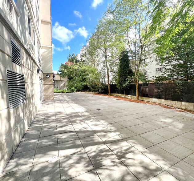 1382 Shakespeare Ave, Bronx, NY à louer - Photo de l’immeuble – Image 2 sur 13
