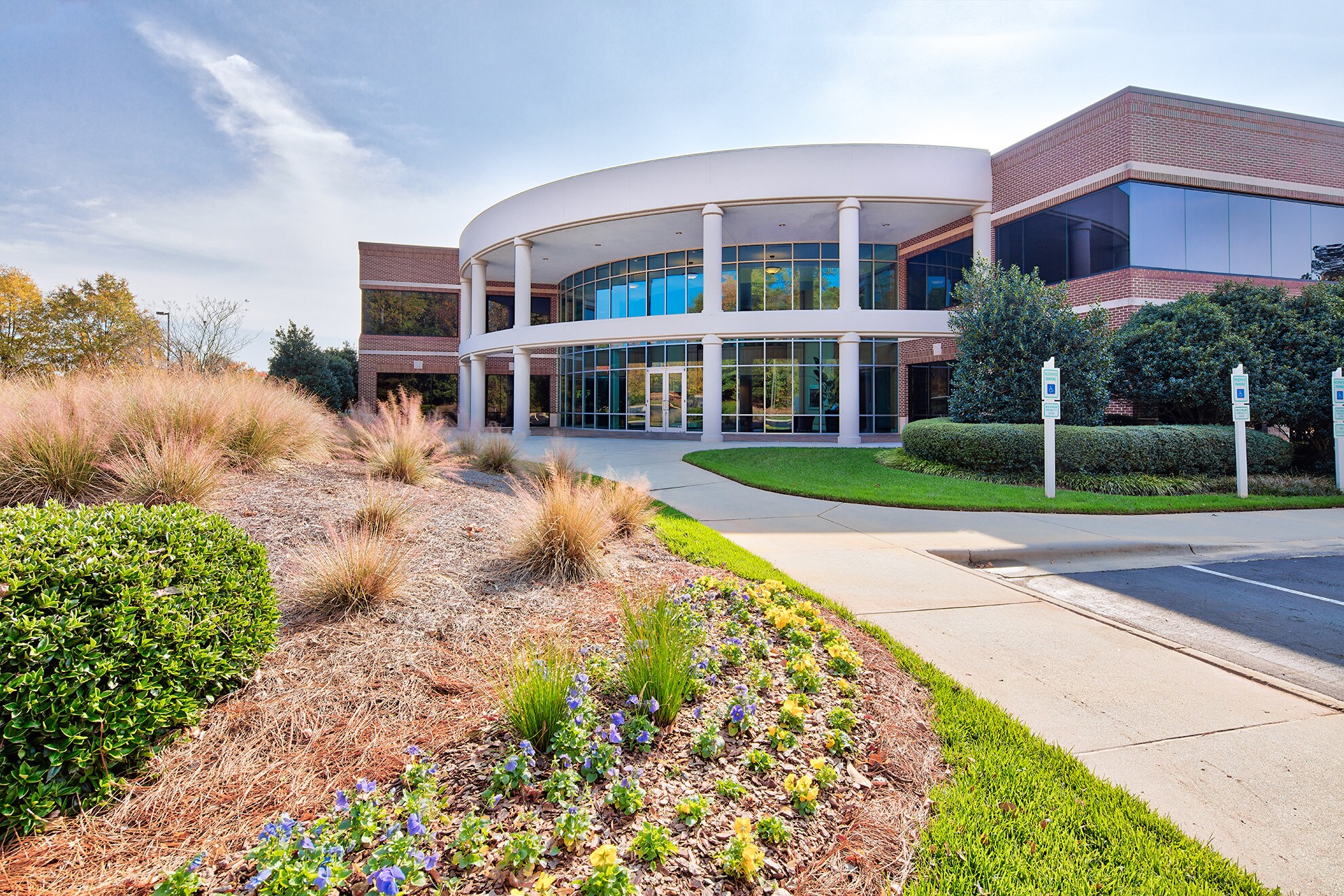 2803 Slater Rd, Morrisville, NC à louer Photo principale– Image 1 sur 10