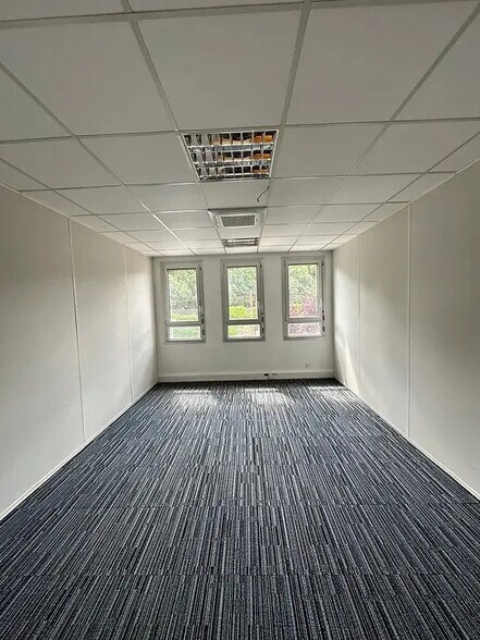 2 Rue Du 19 Mars 1962, Clichy à louer - Photo de l’immeuble – Image 2 sur 9