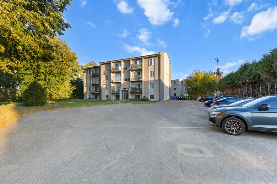 2012-2014 Rue Fournier, Saint-Jérôme, QC à vendre - Photo de l’immeuble – Image 2 sur 24