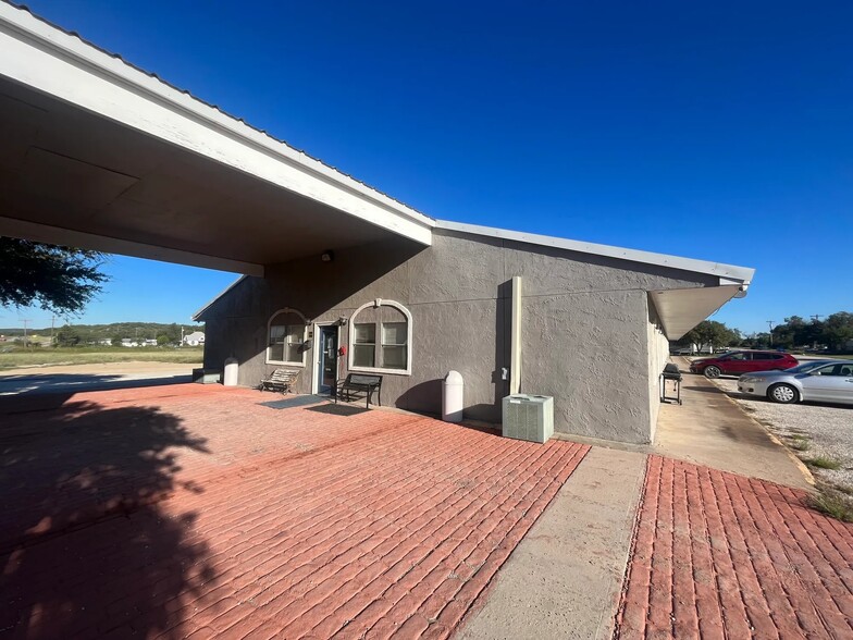 851 E G St, Munday, TX à vendre - Photo principale – Image 1 sur 2