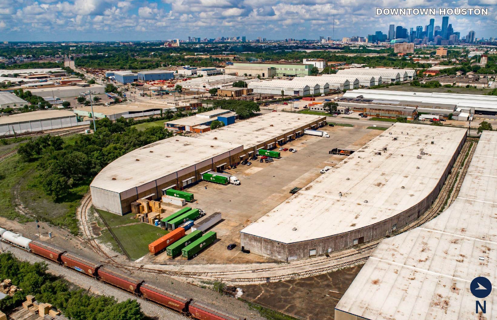 1020-1060 Lockwood Dr, Houston, TX à louer Photo de l’immeuble– Image 1 sur 2