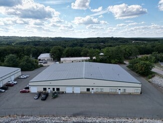 Plus de détails pour 47 October Hill Rd, Holliston, MA - Industriel/Logistique à louer