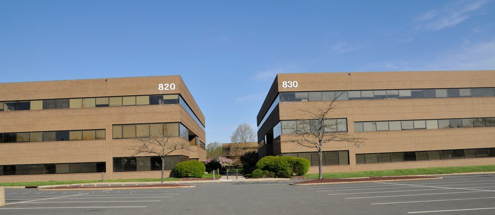 820 Bear Tavern Rd, Ewing, NJ à vendre - Photo de l’immeuble – Image 2 sur 4