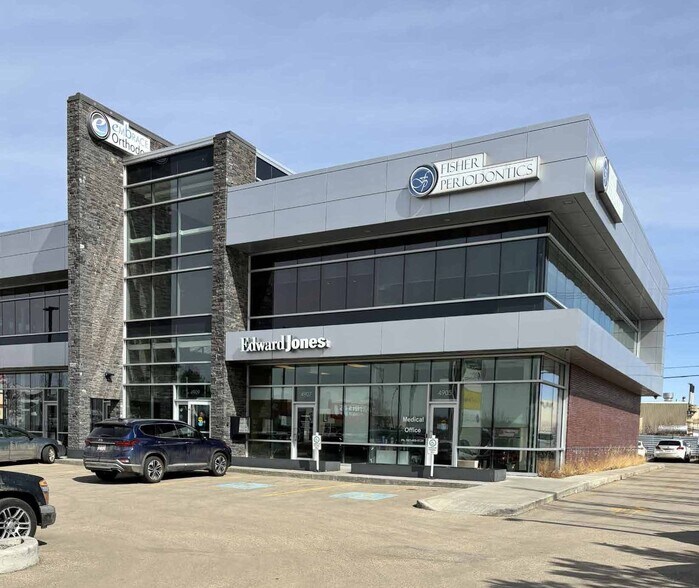4905 Gateway Blvd, Edmonton, AB à louer - Photo de l’immeuble – Image 3 sur 5
