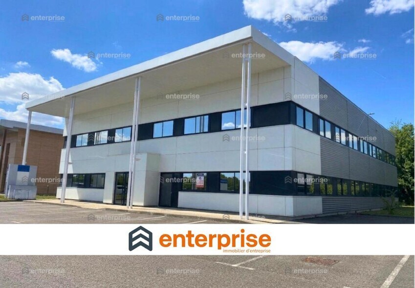 Bureau dans Compiègne à louer - Photo de l’immeuble – Image 1 sur 7