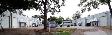 2696 NW 31st Ave, Lauderdale Lakes, FL à louer Photo de l’immeuble– Image 1 sur 2