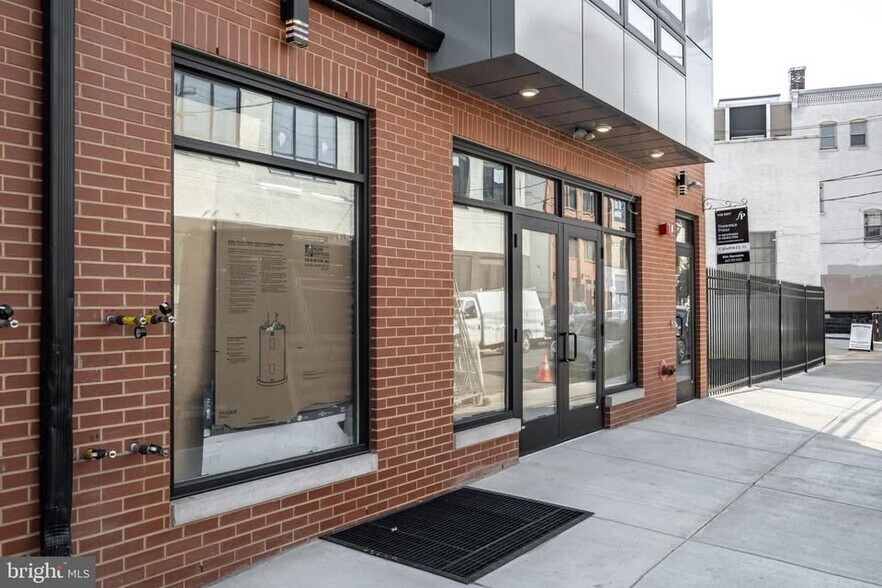 2025 Amber St, Philadelphia, PA à louer - Photo de l’immeuble – Image 2 sur 2