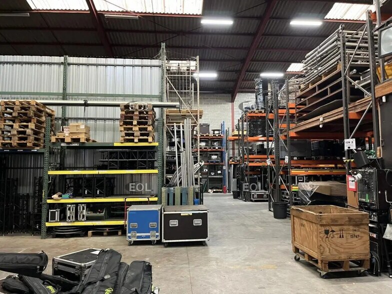 Local d’activités dans SAINT-OUEN-L'AUMONE à louer - Photo intérieure – Image 3 sur 9