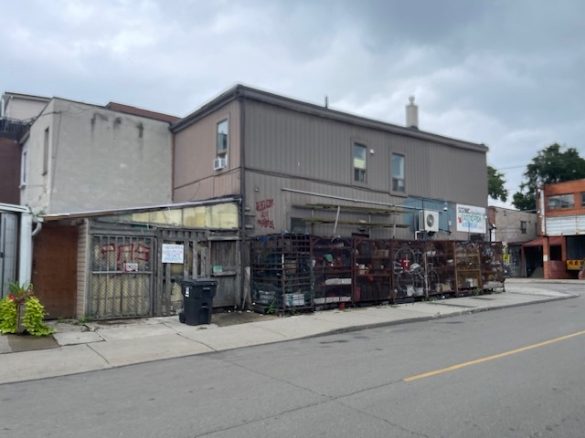 673 Gerrard St E, Toronto, ON à vendre - Photo de l’immeuble – Image 2 sur 8