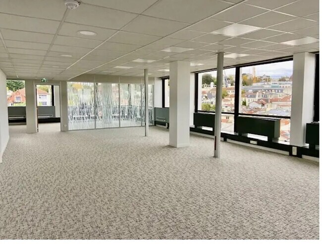 Plus de détails pour Bureau à louer