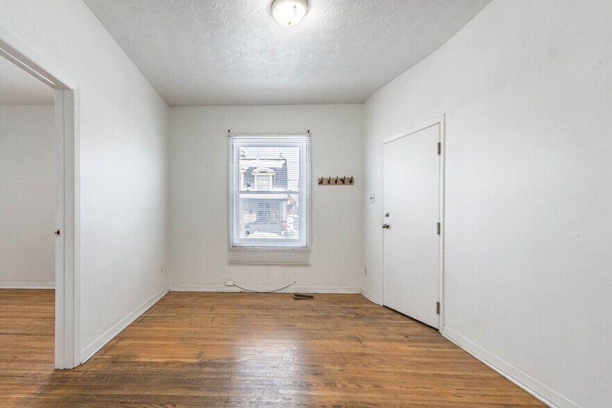 740 Lansdowne Av, Toronto, ON à vendre - Photo de l’immeuble – Image 2 sur 25