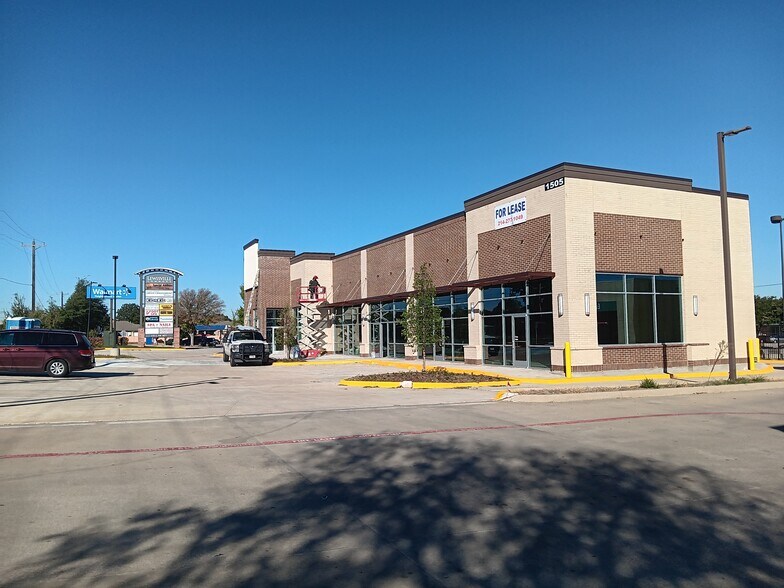 1505 Justin Rd, Lewisville, TX à louer - Photo de l’immeuble – Image 2 sur 11