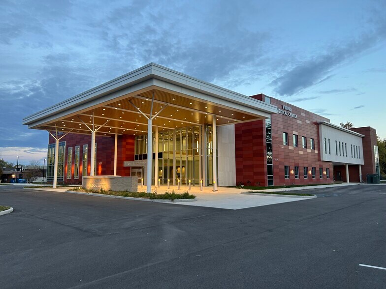 1425 E Glendale Blvd., Valparaiso, IN à louer - Photo de l’immeuble – Image 1 sur 26