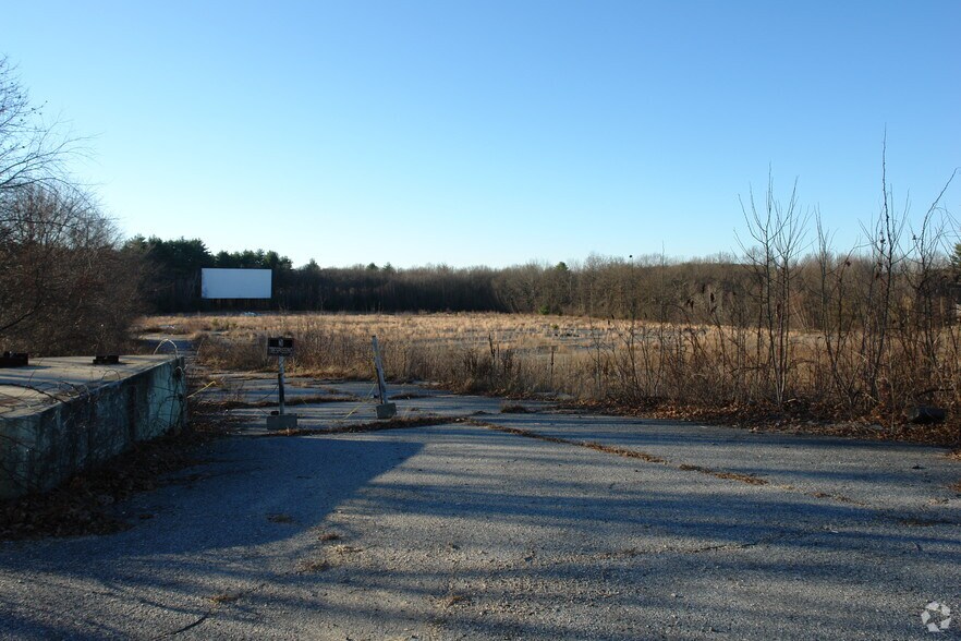 899 N Main St, Killingly, CT à vendre - Photo de l’immeuble – Image 1 sur 7