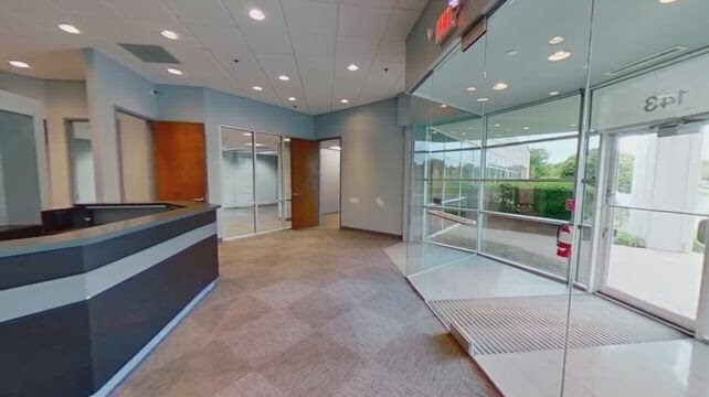 1555 Bond St, Naperville, IL à louer - Vidéo sur l’annonce professionnelle – Image 2 sur 5
