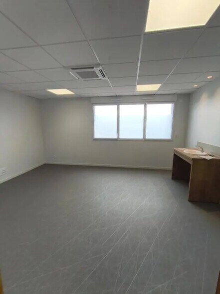 Bureau dans Saint-Cyr-sur-Menthon à louer - Photo de l’immeuble – Image 3 sur 7