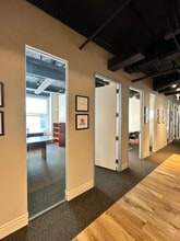 2 N Riverside Plz, Chicago, IL à louer Photo intérieure– Image 1 sur 3