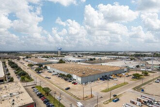 1200-1210 W Crosby Rd, Carrollton, TX - Vue aérienne  vue de carte - Image1