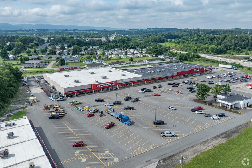 818-820 Crossroads Plz, Mount Pleasant, PA à louer - Aérien – Image 3 sur 4