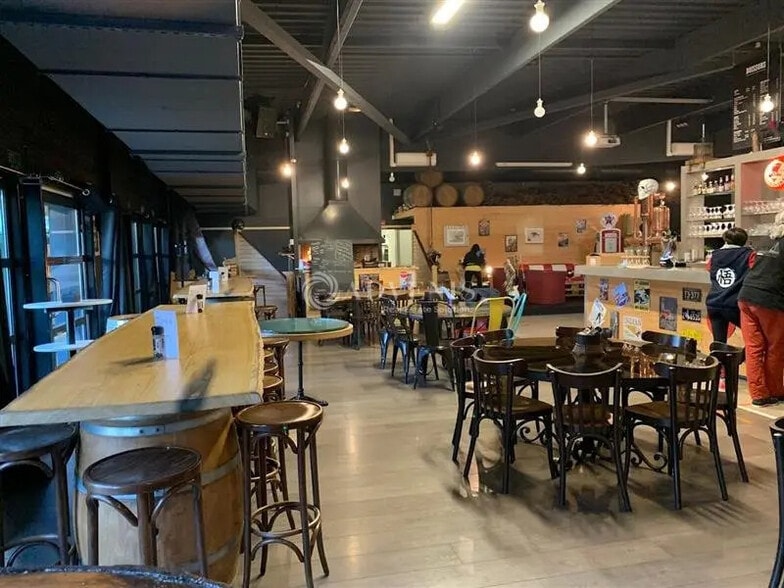 Local commercial dans Carquefou à vendre - Photo de l’immeuble – Image 2 sur 5