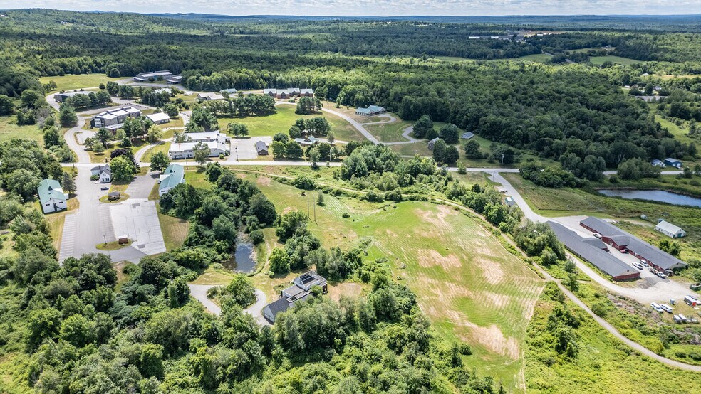 90 Quaker Hill Rd, Unity, ME à vendre - Photo de l’immeuble – Image 2 sur 9