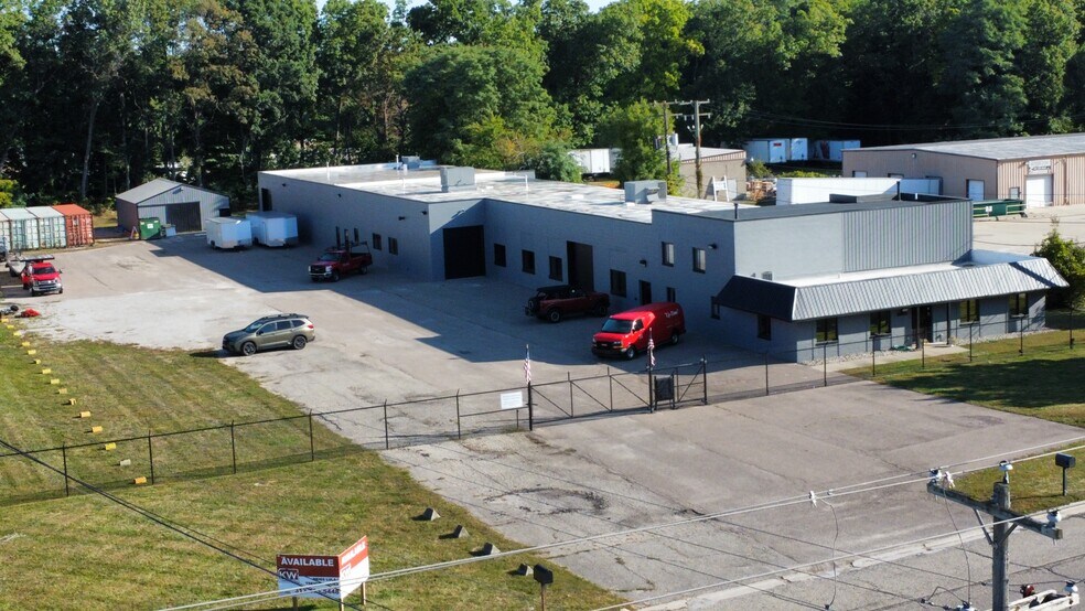 11801 Grand River Ave, Brighton, MI à louer - Aérien – Image 2 sur 3
