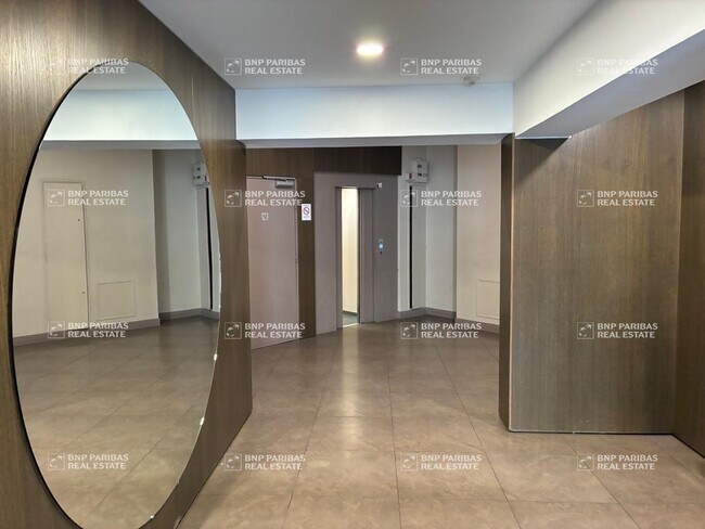 Plus de détails pour Bureau à vendre