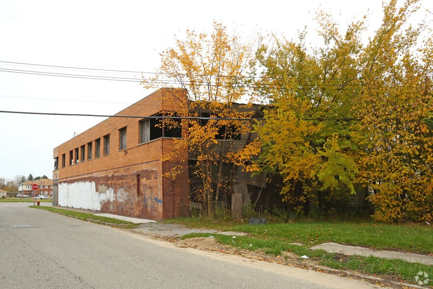 15651 W Grand River Ave, Detroit, MI à vendre - Photo de l’immeuble – Image 2 sur 5