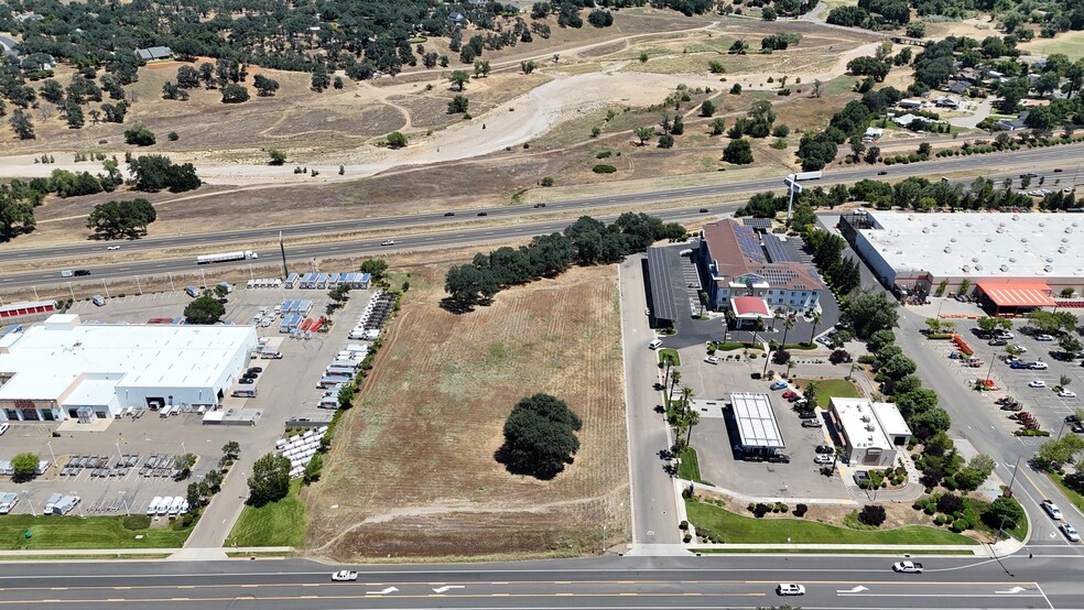 1635 Main St, Red Bluff, CA à vendre - Photo de l’immeuble – Image 2 sur 6