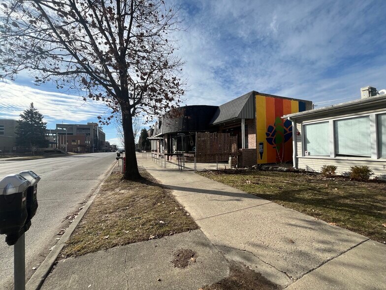 419 N Walnut, Bloomington, IN à vendre - Photo de l’immeuble – Image 3 sur 15