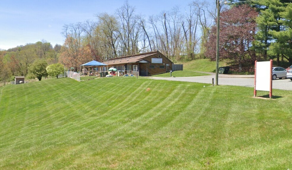 711 Andrews Ridge Rd, Sparta, NC à vendre - Photo principale – Image 1 sur 13