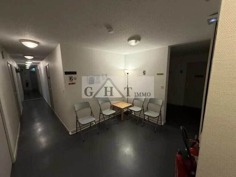 Local commercial dans Livry-Gargan à vendre - Hall d’entrée – Image 2 sur 8