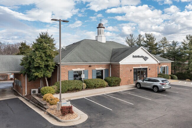 Plus de détails pour 1701 Financial Loop, Woodbridge, VA - Local commercial aux enchères