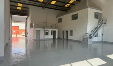 Modwen Rd, Salford à louer Photo intérieure– Image 1 sur 3