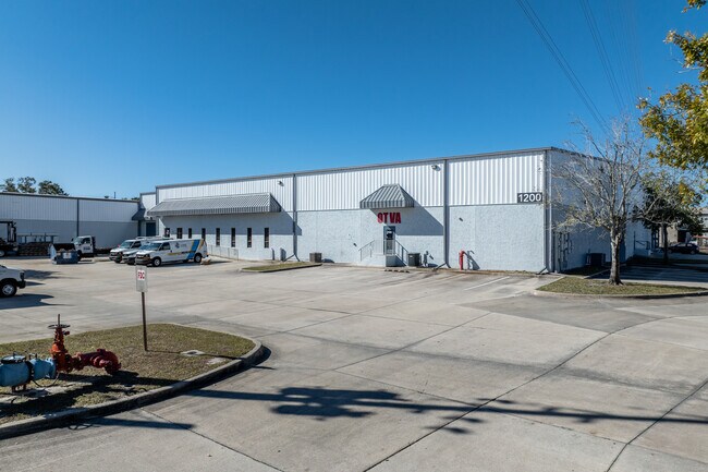 Plus de détails pour 1200 Charles St, Longwood, FL - Industriel/Logistique à louer