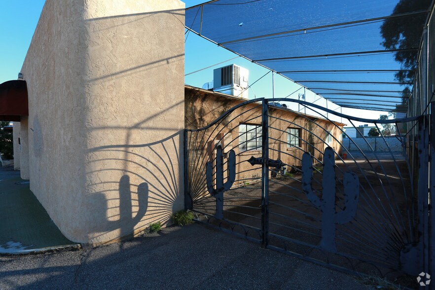 1026 N Columbus Blvd, Tucson, AZ à vendre - Photo de l’immeuble – Image 3 sur 51